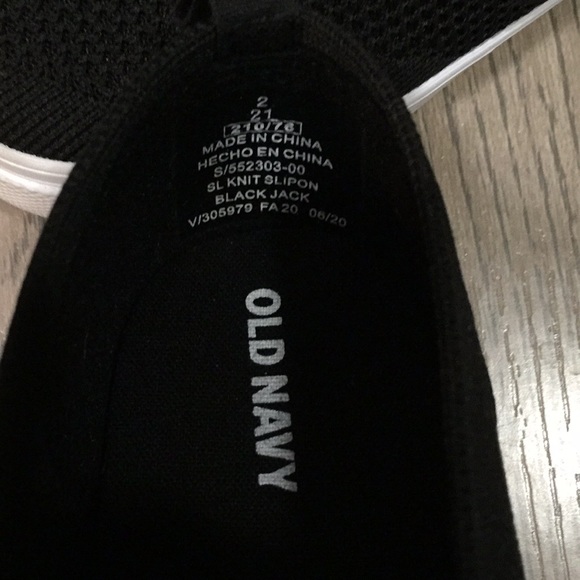 Boys Sz 2 stretch knit slip on runners sneakers N - Picture 3 of 7